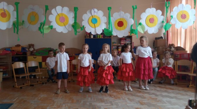 KOCHANYM RODZICOM W PODZIĘKOWANIU ZA WASZ TRUD
