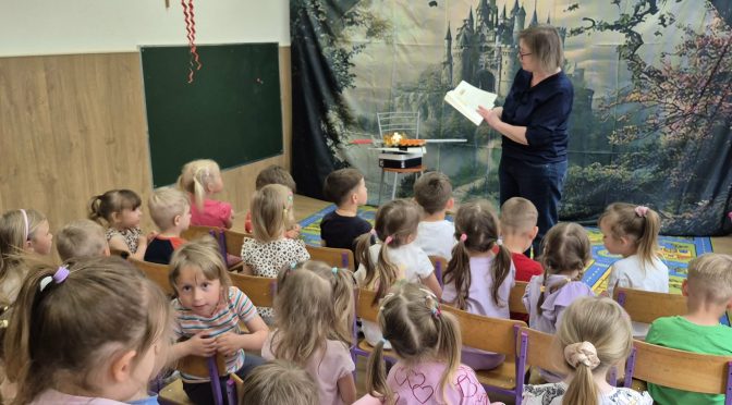 DZIEŃ BIBLIOTEKARZA W PRZEDSZKOLU I ZERÓWCE